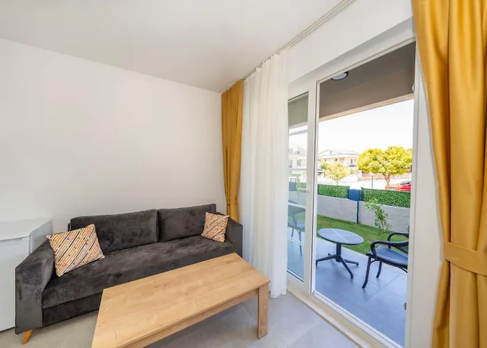 Apartmanhotel Dede 3*